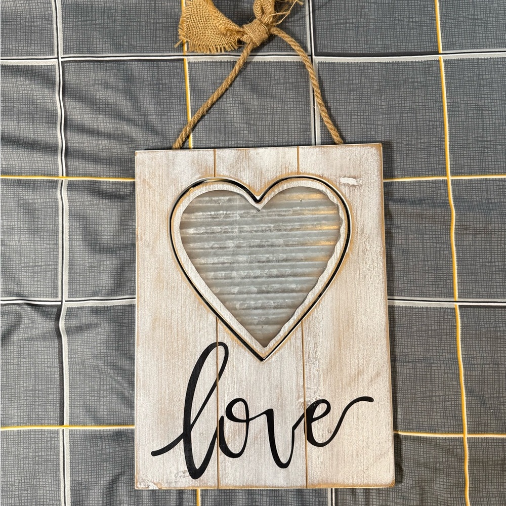 🏡Distressed Wood with Raised Heart Wall Decor 16” x 12”
